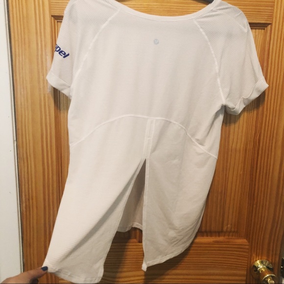 white lululemon tshirt - Picture 4 of 5